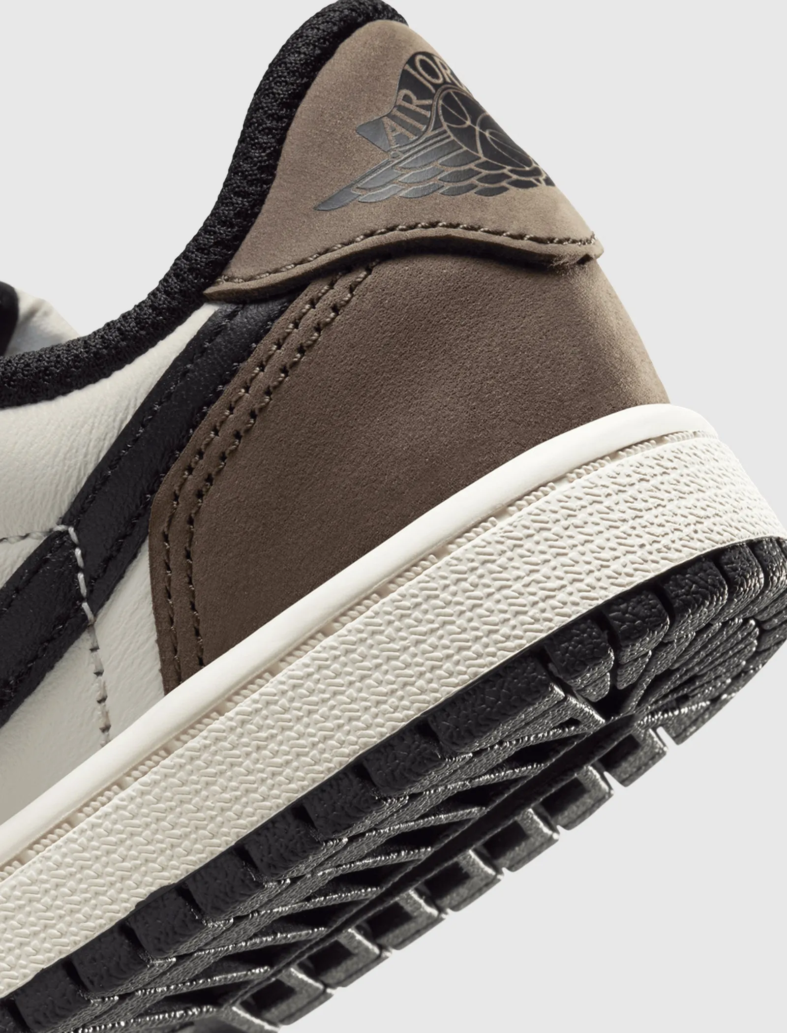 AIR JORDAN 1 LOW OG "DARK MOCHA" PS
