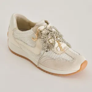 B.NTCD SNEAKERS WHITE MESH   PIN CHARM BUNDLE