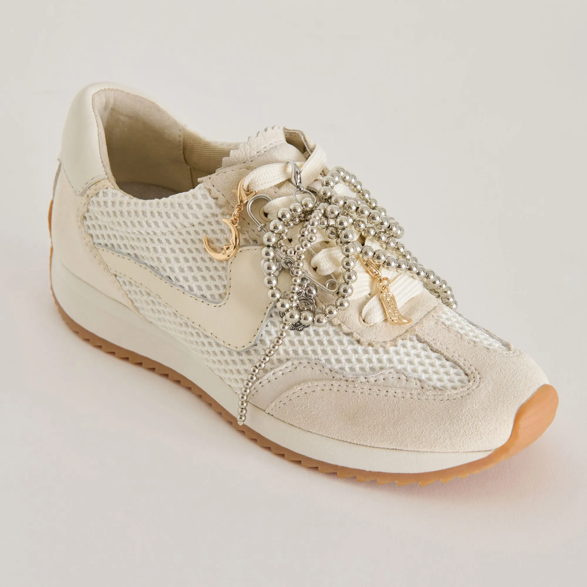 B.NTCD SNEAKERS WHITE MESH   PIN CHARM BUNDLE