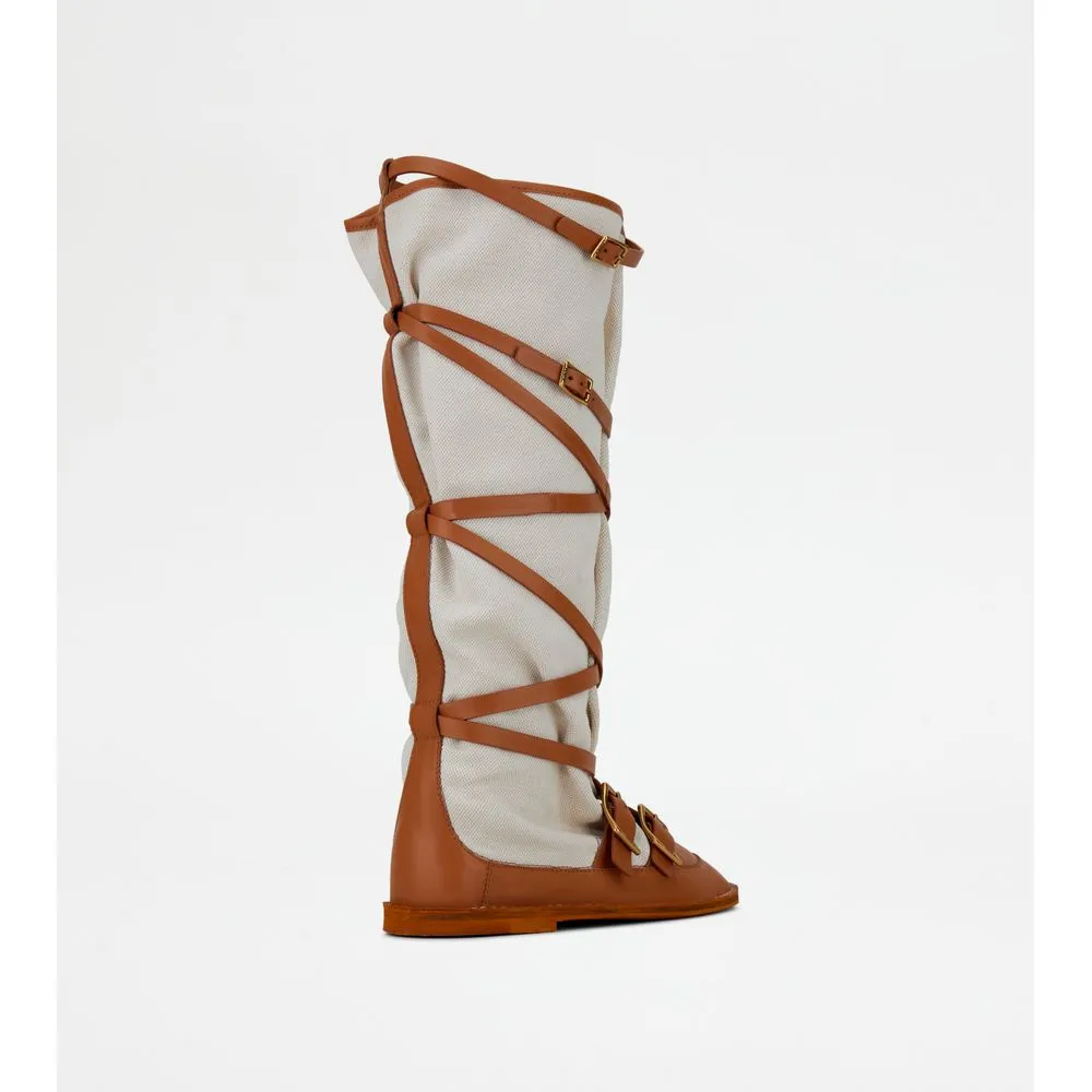 Boots in Leather and Canvas