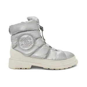 Chanel 'Ice Walking' Snow Boots - Women's 38