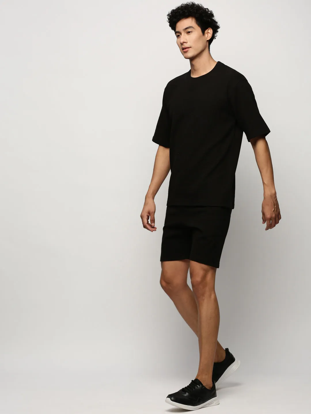 Men Black Round Neck T-Shirt & Shorts Co Ords