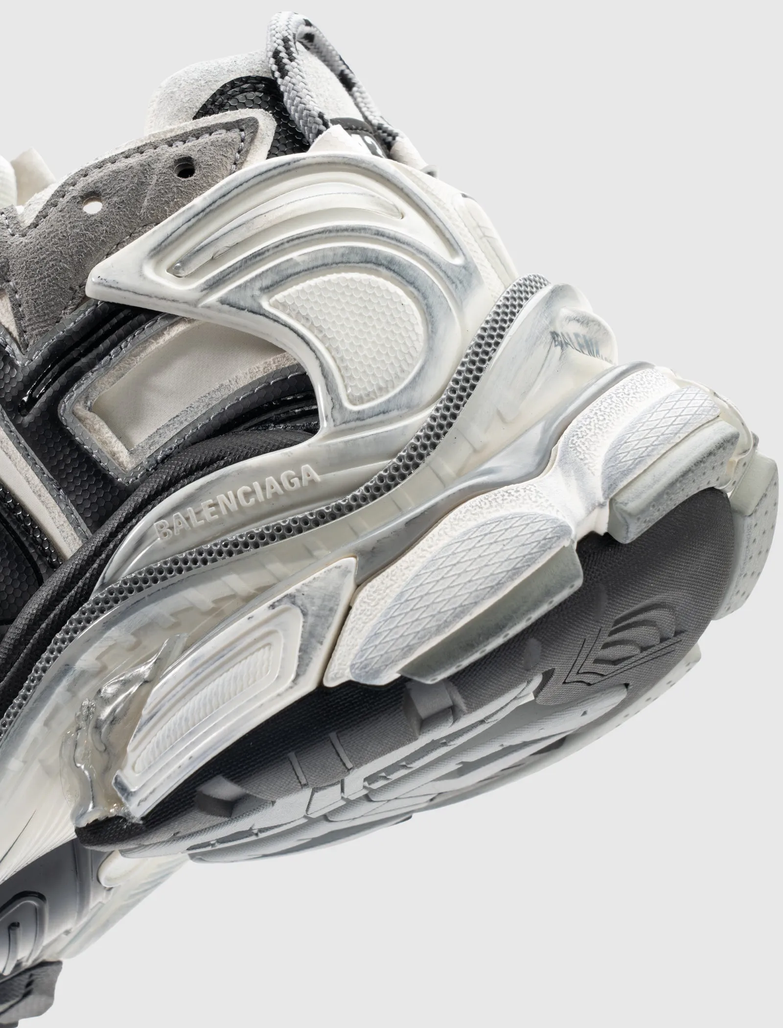 RUNNER SNEAKER