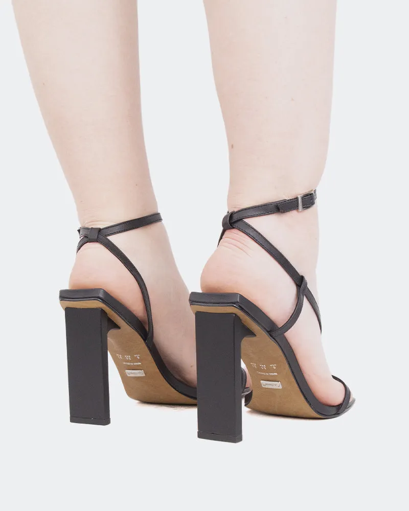 Swing Black Leather
