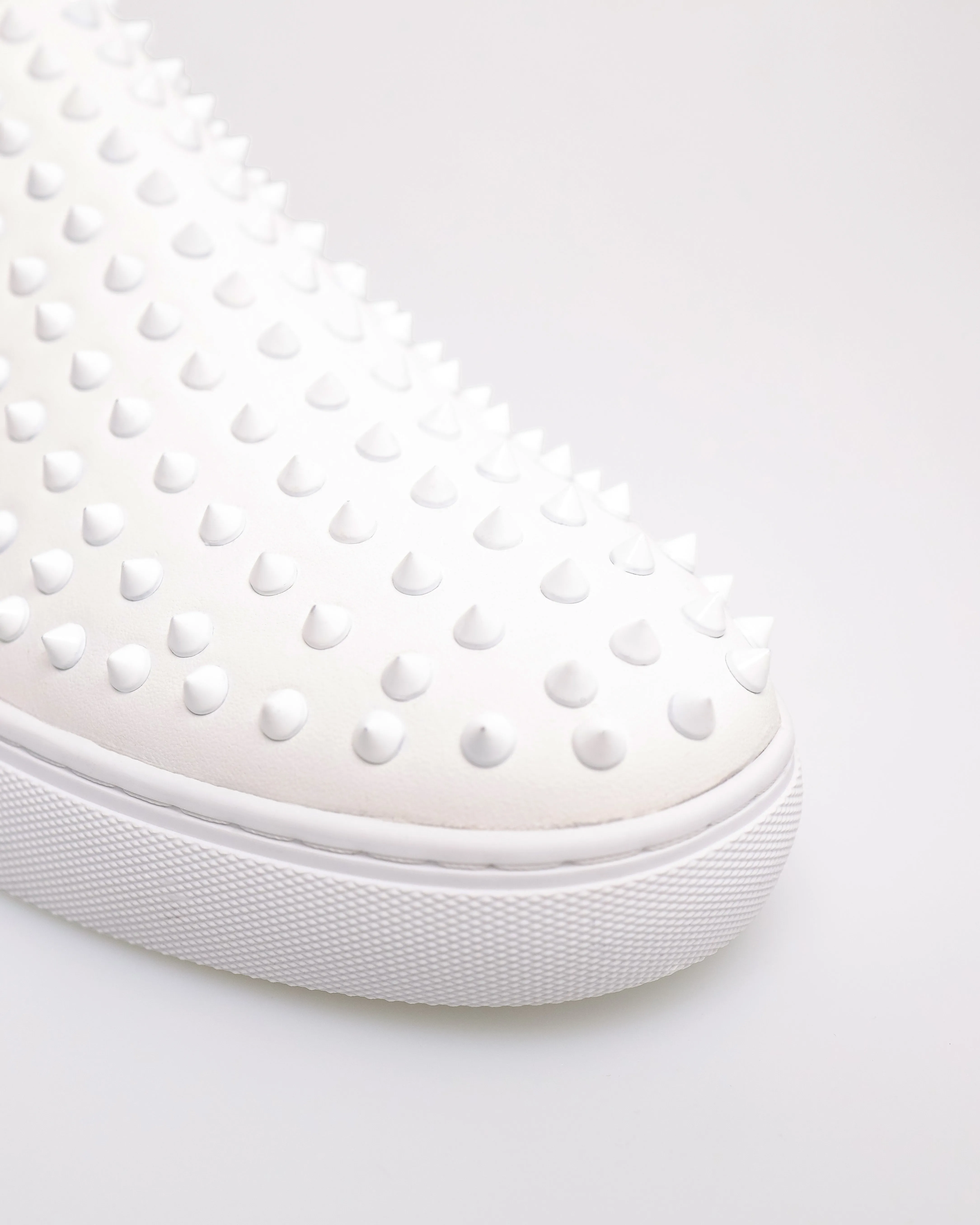 Tomaz C556 Men's Studded Sneakers