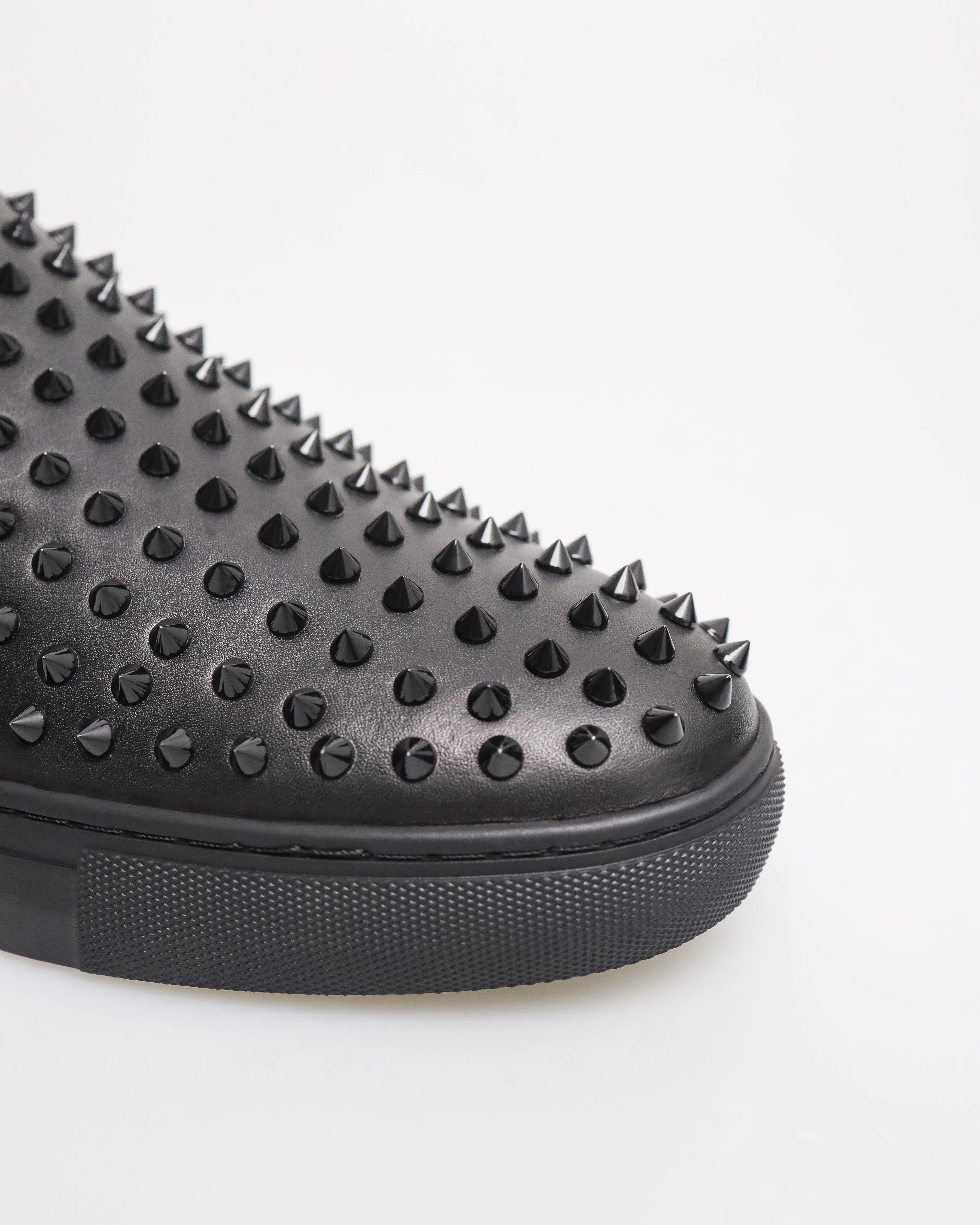 Tomaz C556 Men's Studded Sneakers