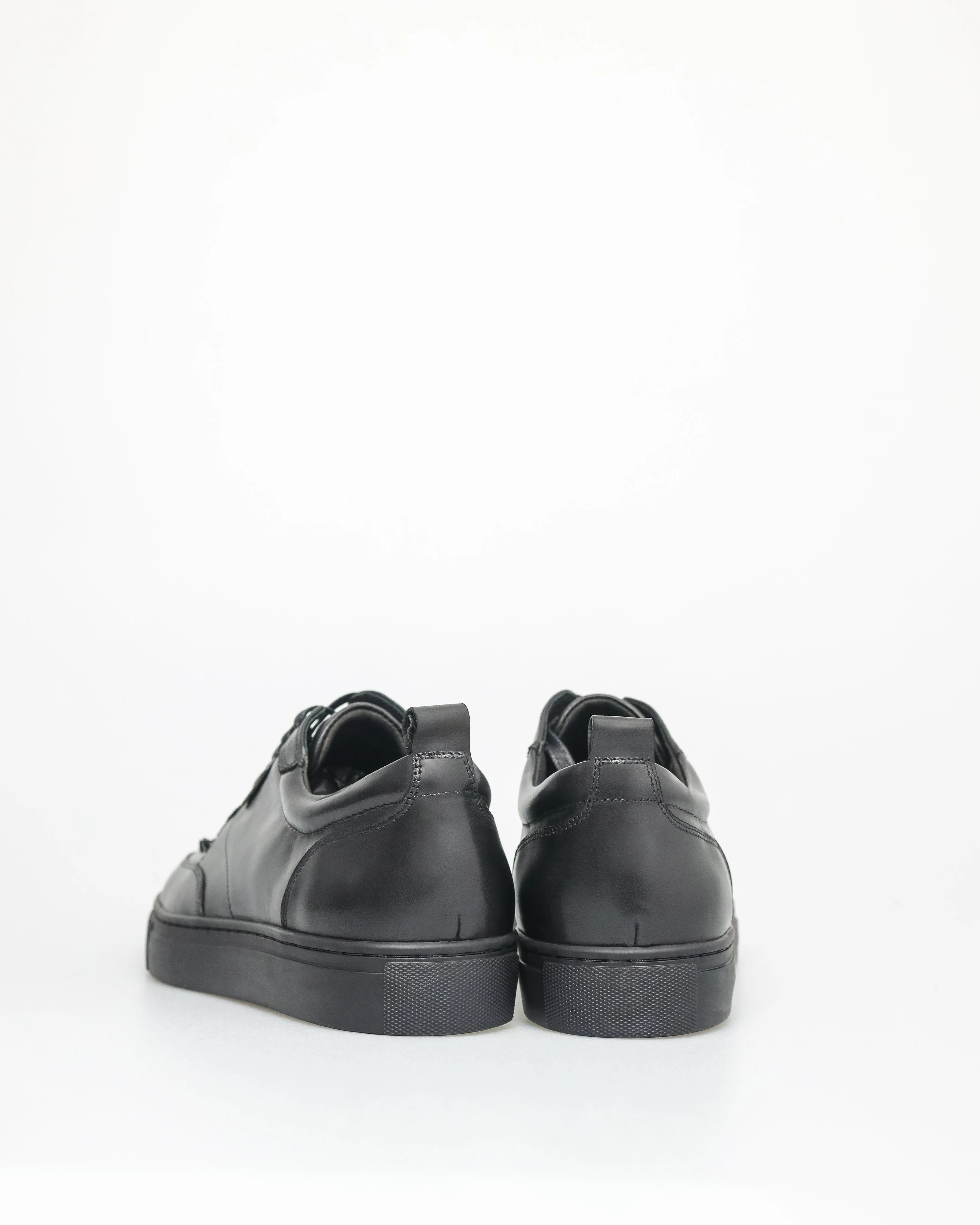 Tomaz C557 Men's Charcoal Studs Sneakers
