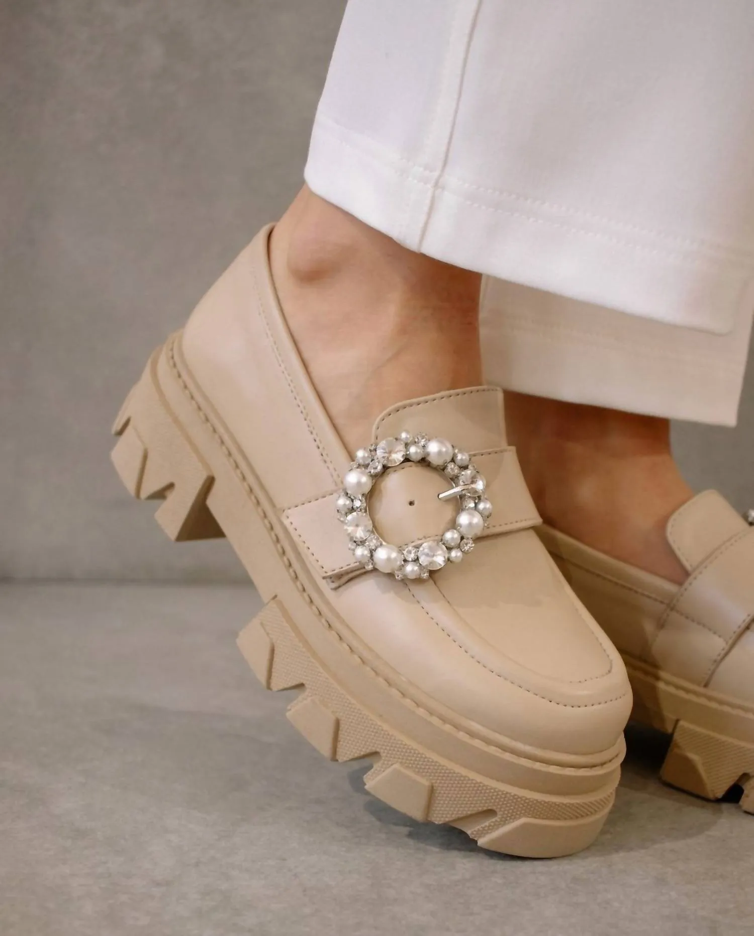 Trailblazer Crystal Loafers In Ivory/beige Leather