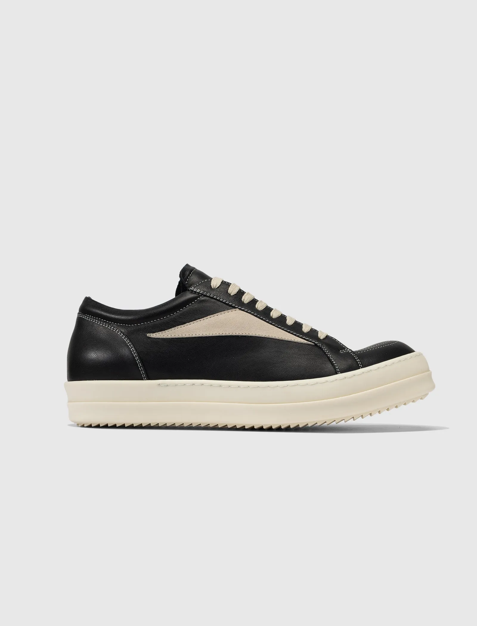 VINTAGE SNEAKERS
