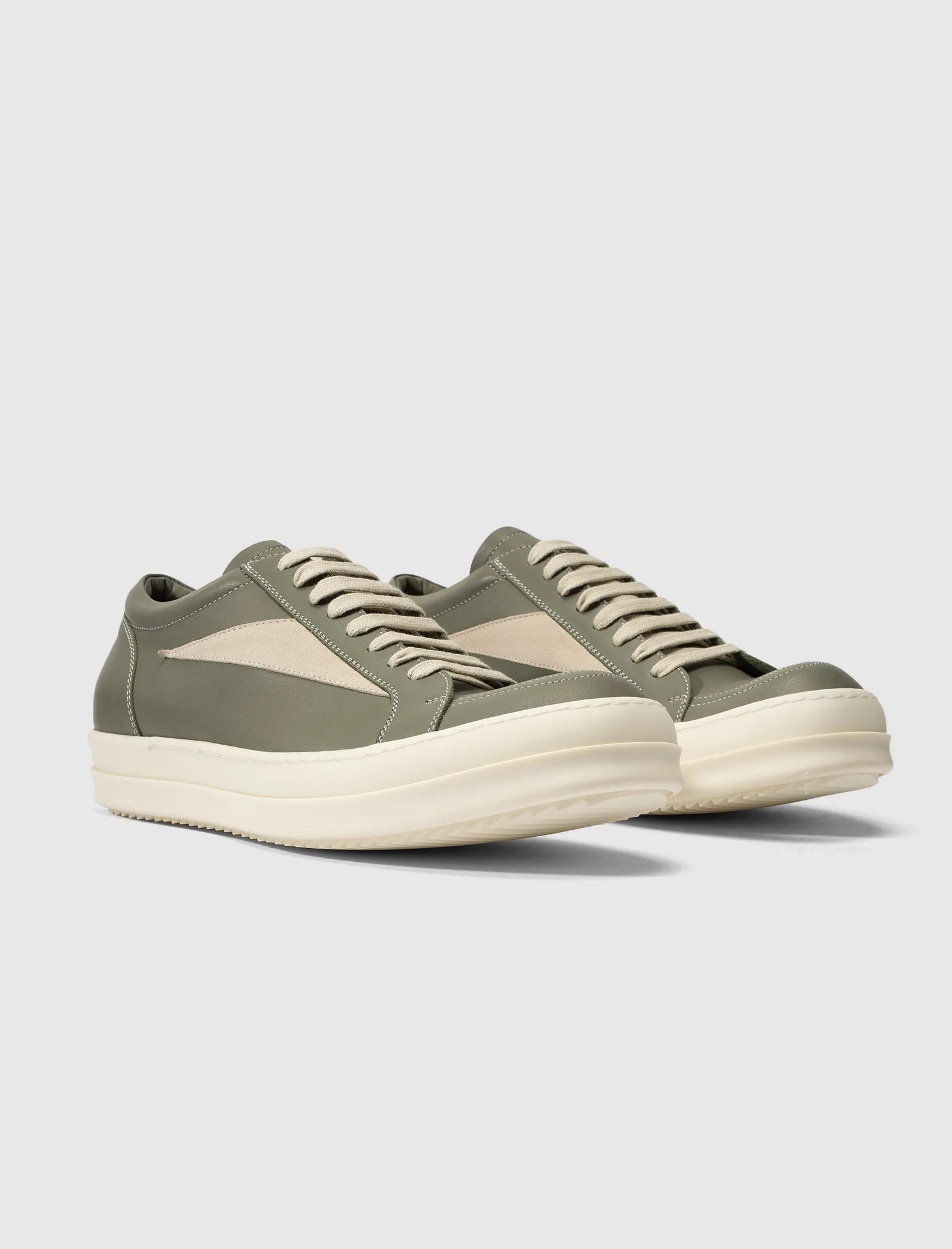 VINTAGE SNEAKERS