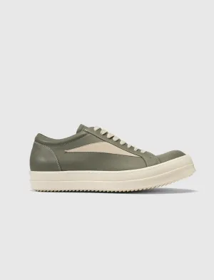 VINTAGE SNEAKERS