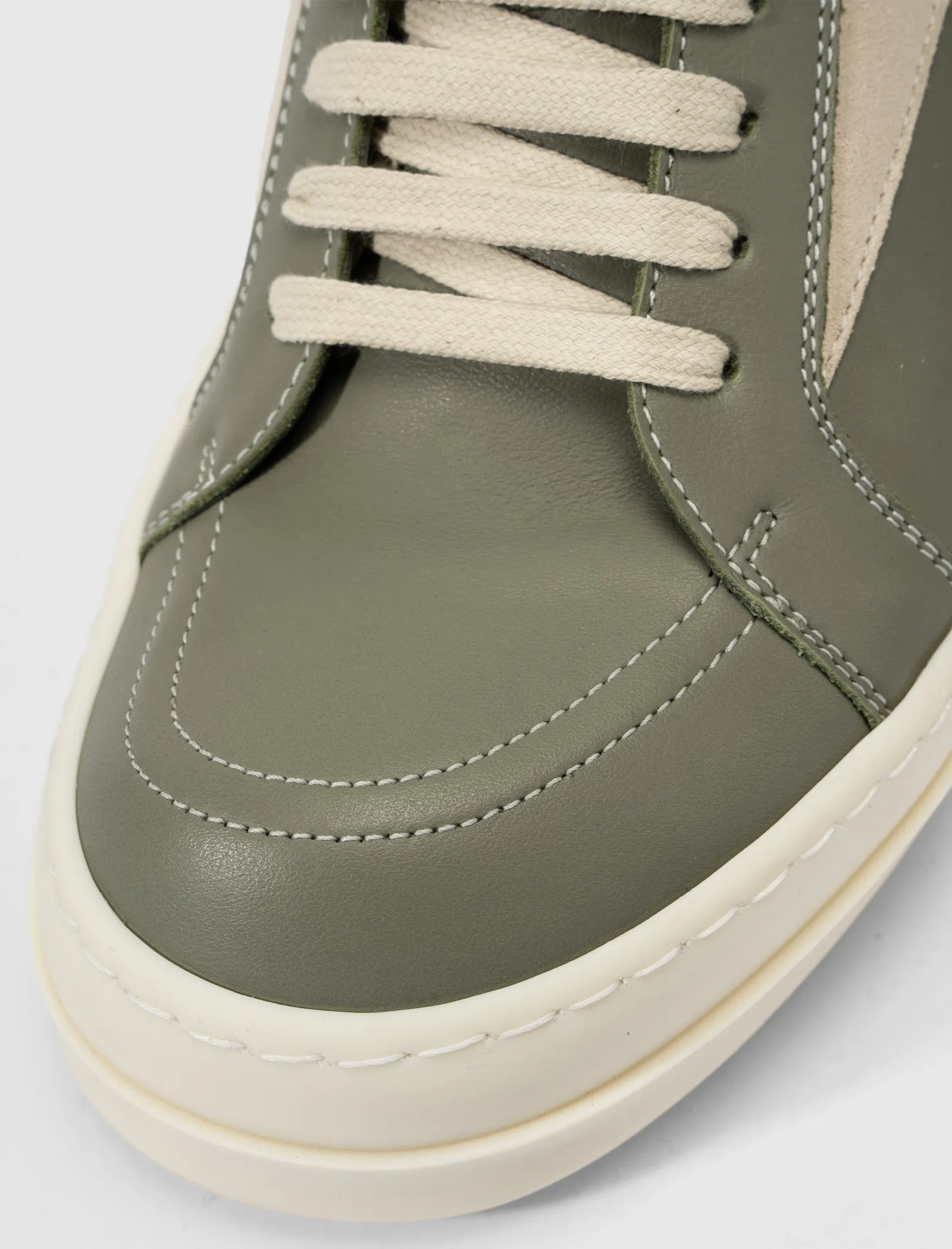 VINTAGE SNEAKERS