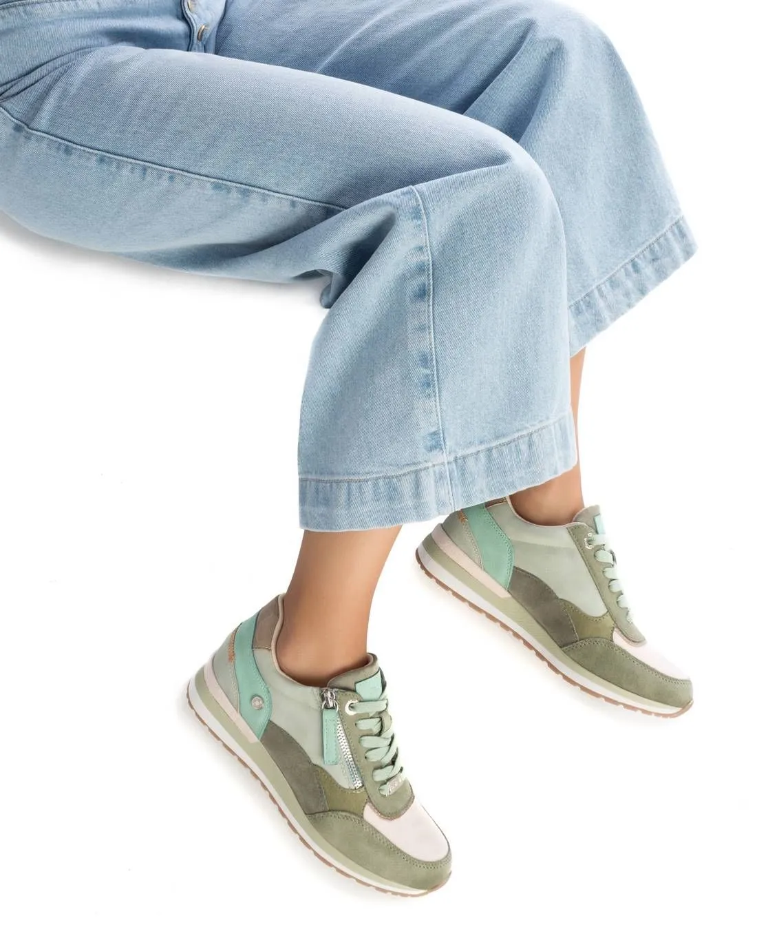 Women's sneakers