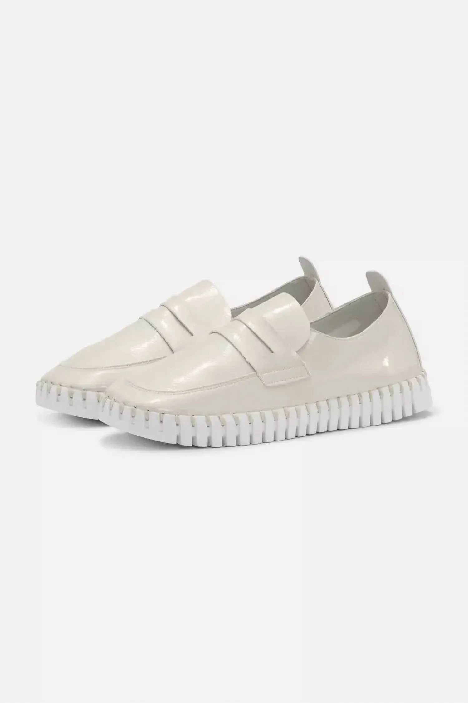 Women's Tulip Loafer In Milk Cream